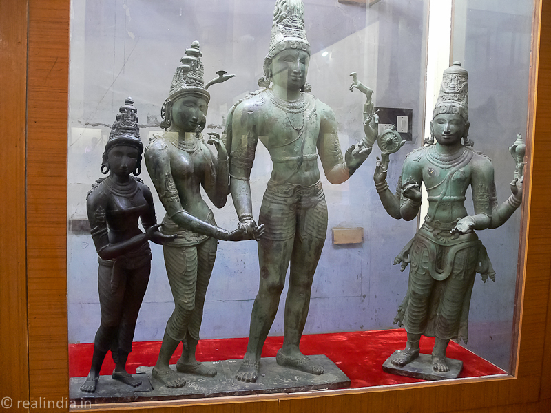 Siva, Parvathy, Vishnu, (asistannt) 

Kalyanasundaramurthy